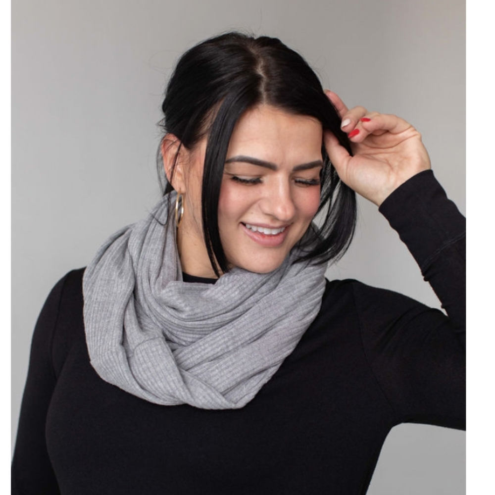 NWT Savvi Grey Ribbed Infinity Scarf